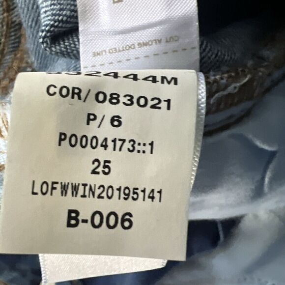 NWOT LOFT Mid Wash Mid Rise Classic Curvy‎ Skinny Jeans size 25 / 0 Cool Bottom - Picture 9 of 10